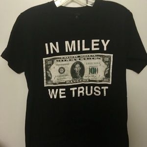 MILEY CYRUS BANGERZ TOUR SHIRT 😜